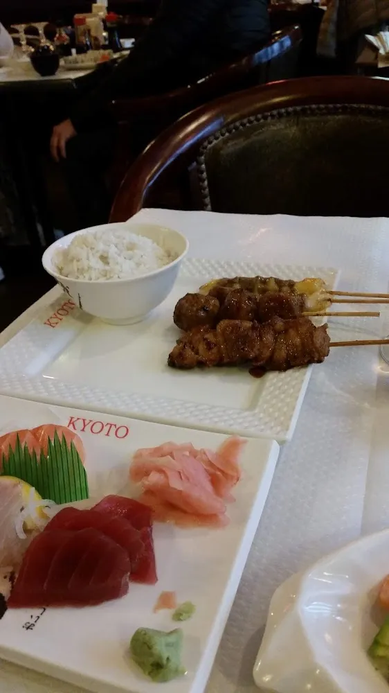 Sashimis Et Brochettes Riz